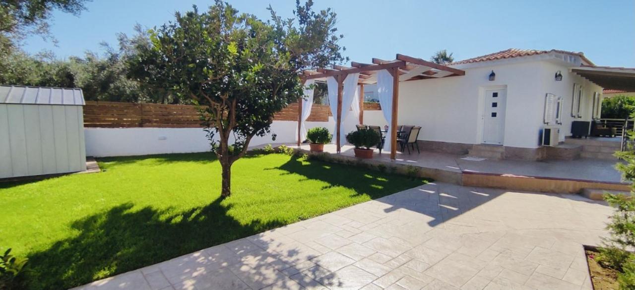 Yakinthi Holiday home Amoudi